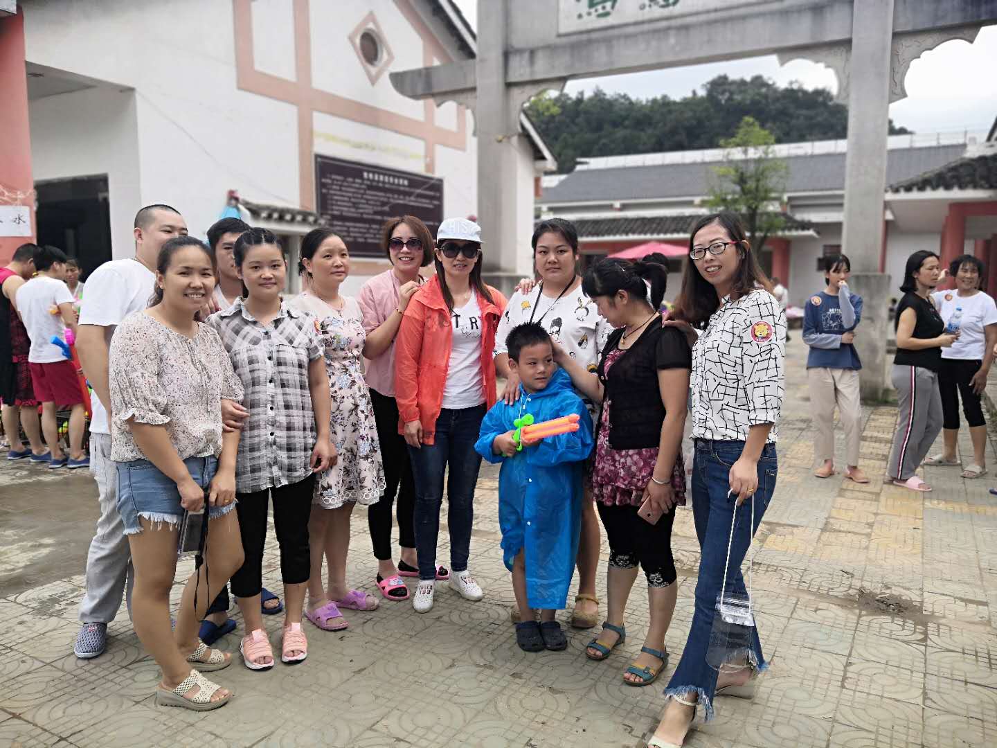 领略自然风光，共叙广信情(图2)