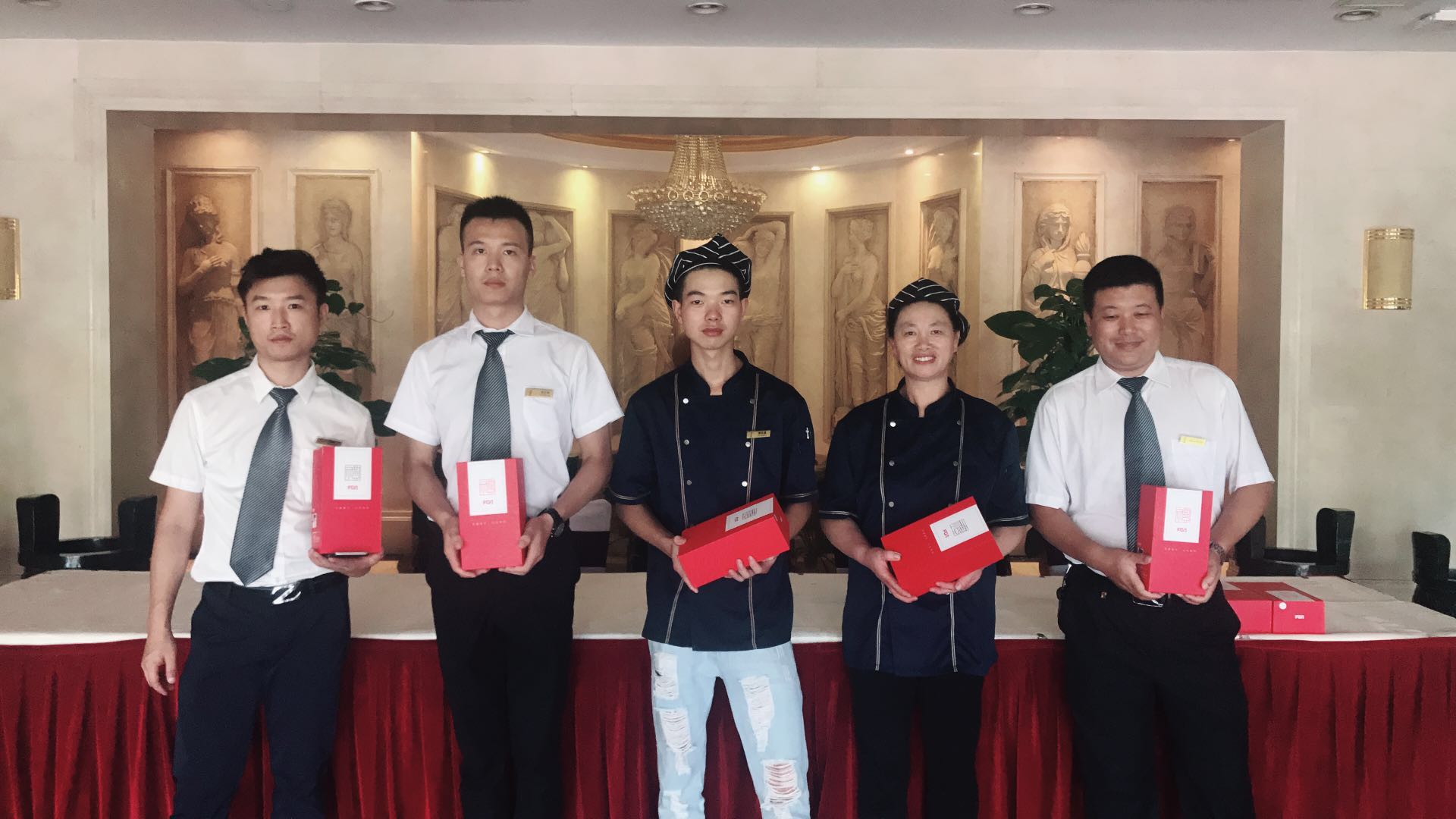 情浓浓 乐融融 广信酒店祝7月员工生日快乐(图1)
