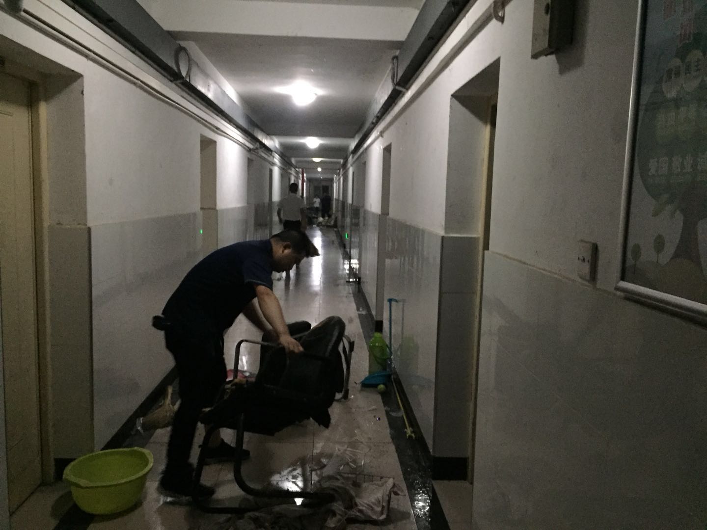 加班加点赶进度 确保完成夏令营任务(图4) 加班加点赶进度 确保完成夏令营任务(图4)