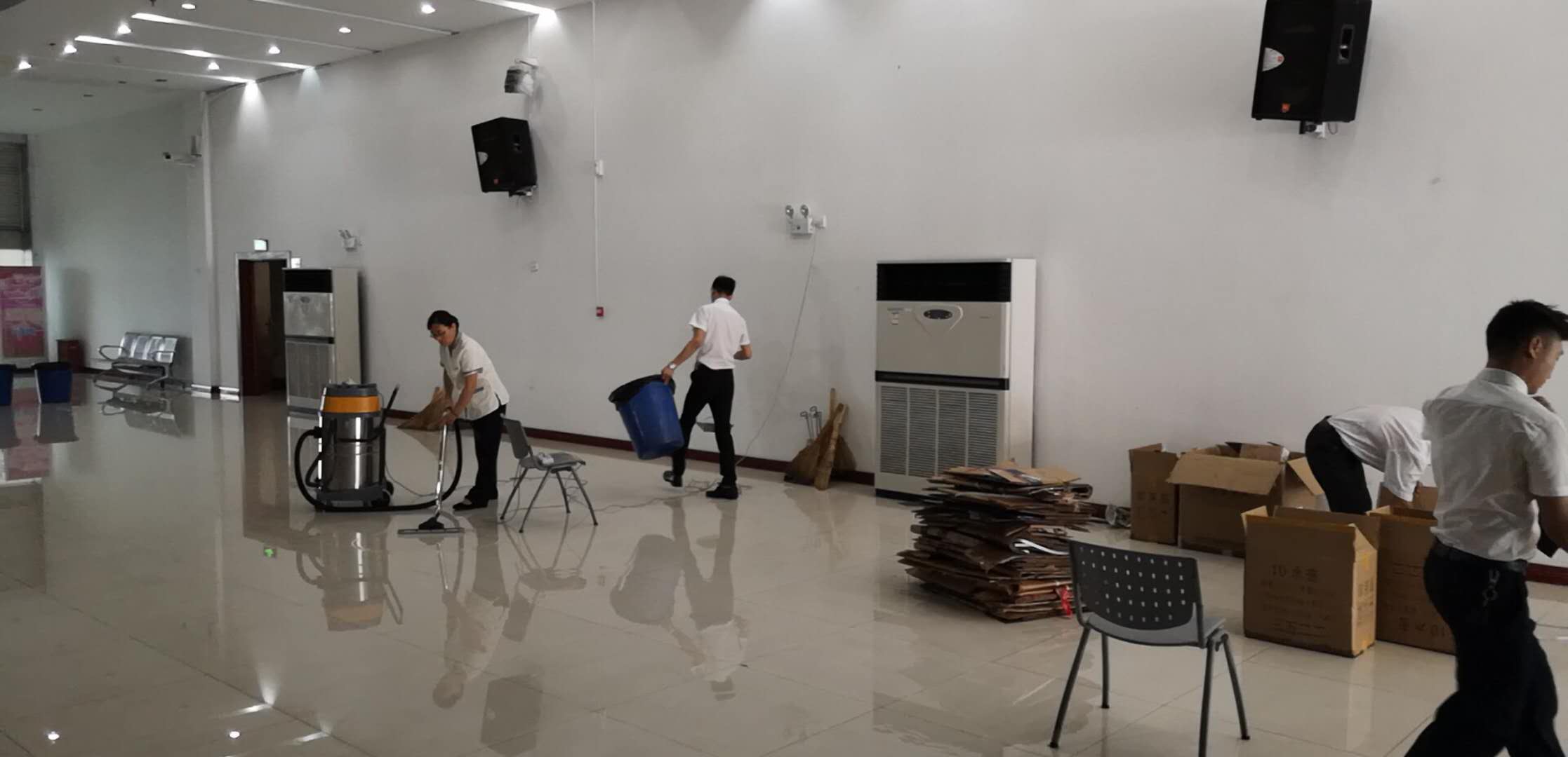 加班加点赶进度 确保完成夏令营任务(图2) 加班加点赶进度 确保完成夏令营任务(图2)