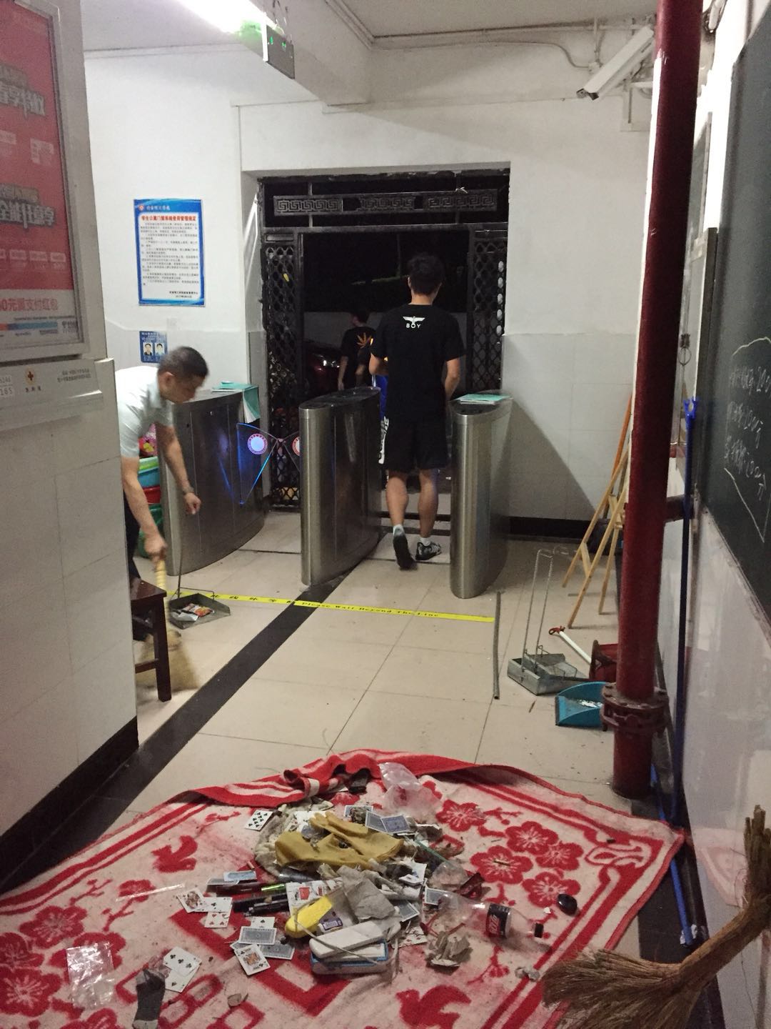 加班加点赶进度 确保完成夏令营任务(图6) 加班加点赶进度 确保完成夏令营任务(图6)